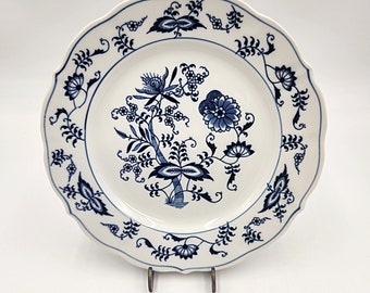Assiette à lunch vintage des années 1970, motif oignon bleu bleu Danube bleu et blanc, 8 1/2 pouces