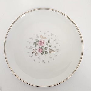 Vintage 1970&#39;s Noritake Rosebud #6017 Dinner Plates