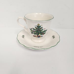 Vintage 1980&#39;s Nikko Christmas Happy Holidays 2 Tea or Coffee Cups and 2 Saucers