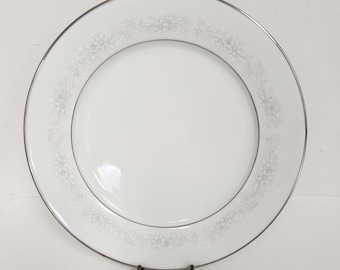 Vintage 1970&#39;s Noritake Cumberland #2225 10 1/2 Inch Dinner Plate - 8 Available