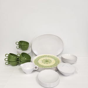 Vintage 1950&#39;s - 60&#39;s set of 42 pieces of apollo ware by alexander barna melmac - melamine dinnerware set