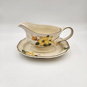 Vintage 2000&#39;s Mikasa Heritage F2001 Goldwood Gravy Boat with Underplate
