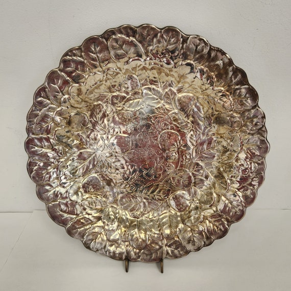 Vintage 1980's Reed and Barton 13 1/2 Inch Round Silver Plate