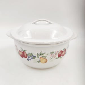 Vintage Corning Corelle Chutney Fruit Covered 1 1/2 Quart Stoneware Casserole Dish