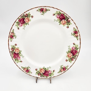 Vintage 1960&#39;s Royal Albert Old Country Roses 10 1/2 Inch Dinner Plate