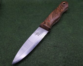 Coltello da bushcraft in acciaio al carbonio fatto a mano