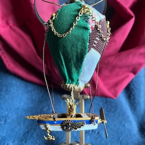 Steampunk airship ornament: Pearl