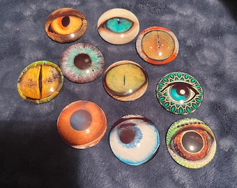 Monster Eye magnet sets! Perfect for your refrigerator, office or dungeon.