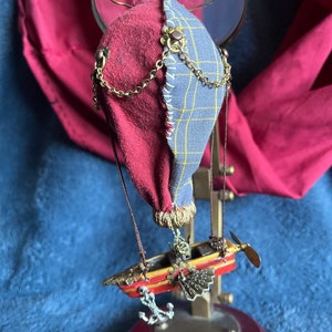 Steampunk airship ornament: Ruby