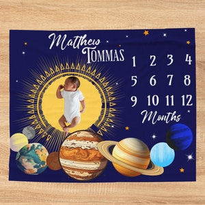 Space Milestone deken, gepersonaliseerde babydeken, maandelijkse groeitracker, groeimeter