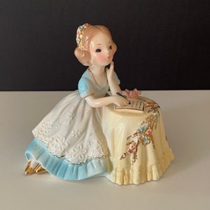 Josef Originals figurine &quot;Girl Writing a Letter&quot;