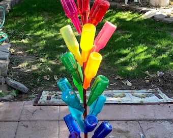 Bottle Tree: 19 Colored Glass Beer Bottles Included, 4 Foot Tree, Red Base
