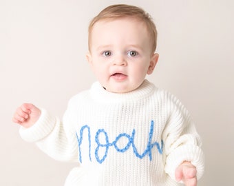 Pull avec prénom brodé à la main pour bébé et tout-petit