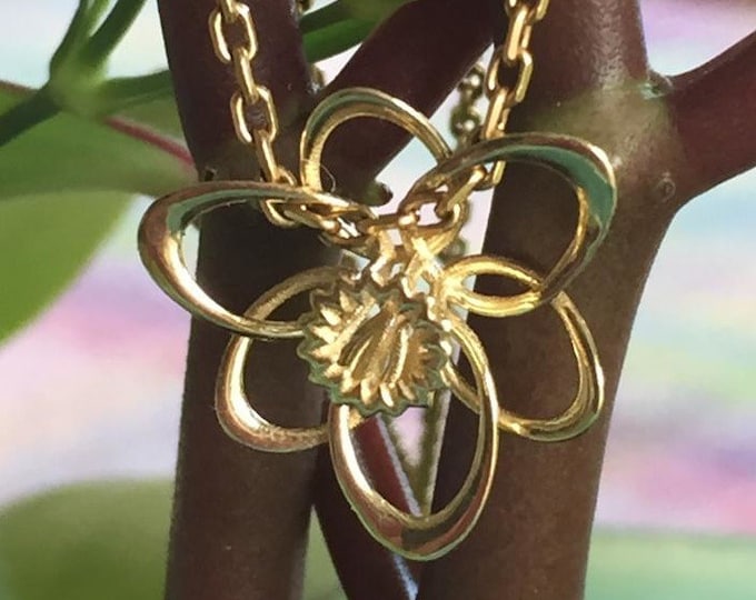 Daffodil Pendant Necklace | Handmade Nature-Inspired Floral Jewelry | Perfect Springtime Accessory | Ideal Gift for Nature Lovers