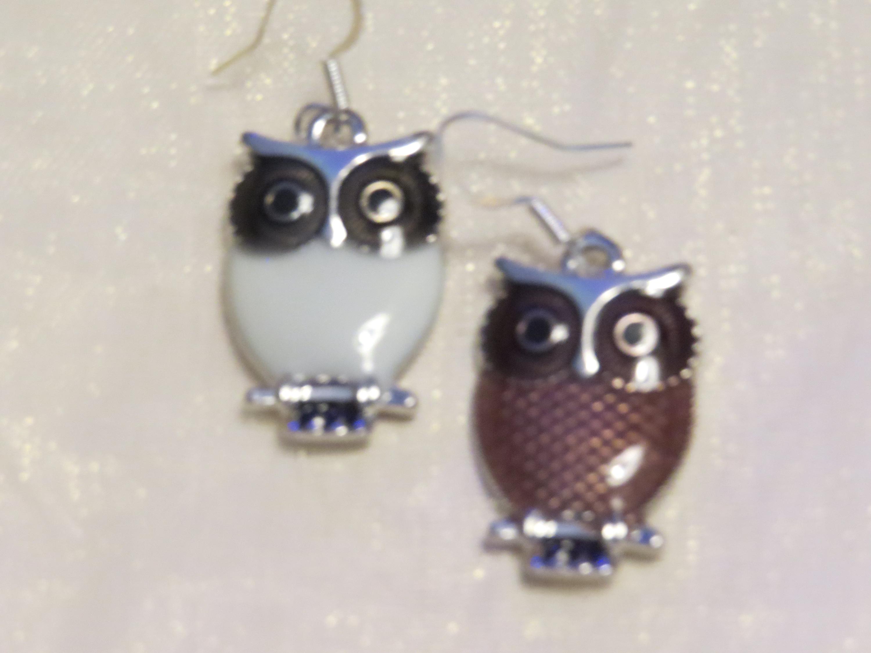 handmade owl earrings brown/white