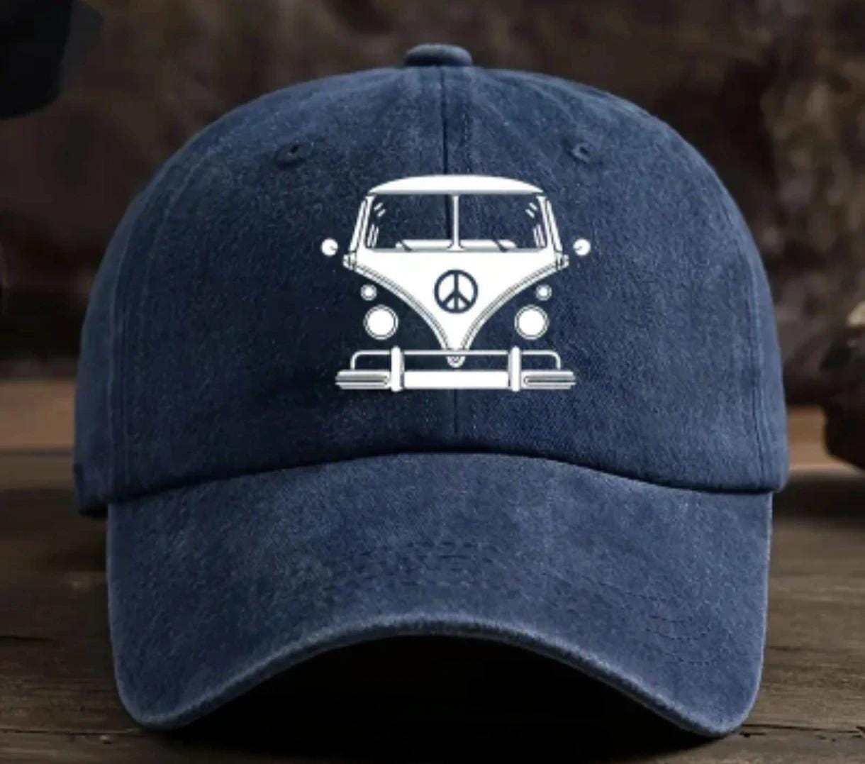 Cap with iconic vintage car design