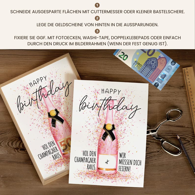 Puede incluir: Dos tarjetas de cumplea&ntilde;os con un dise&ntilde;o de botella de champ&aacute;n rosa y las palabras "Happy Birthday". Una tarjeta est&aacute; enmarcada. Las tarjetas tienen el texto "&iexcl;Saca el champ&aacute;n!" y "&iexcl;Debemos celebrarte!" Se ve un billete de veinte euros.