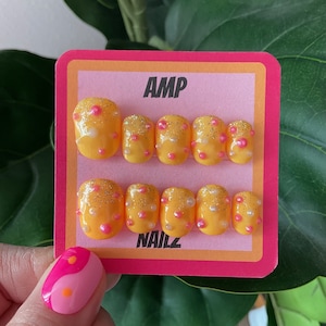 Hand painted pearl and glitter press on nails, glitter, summer nails,spring, yellow orange nails,pearl,xklorfilul nails