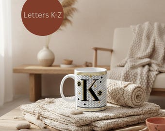 Taza de bistró con monograma: Taza de café personalizada con iniciales (letras K-Z)