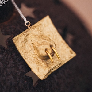 NOSE NECKLACE