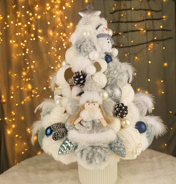 Blue Dream Kleiner Weihnachtsbaum, Märchen-Weihnachtsschmuck, Tischbaum, Mini-Weihnachtsbaum mit niedlichem Schneemann und Feen