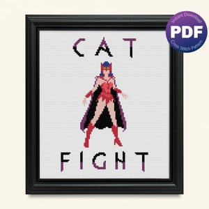 Könnte beinhalten: Kreuzstichmuster mit einem Pixelbild einer Frau in einem roten und violetten Kostüm mit dem Text "CAT FIGHT" darüber und darunter.