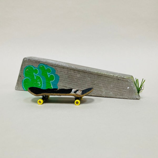 SF#0029: HUBBA HUBBA - Made To Order - Realistic Fingerboard Street Obstacle