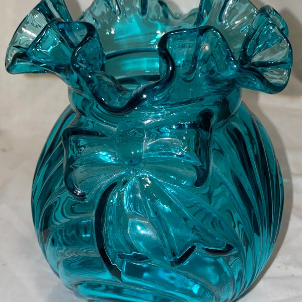 MINT vintage Fenton Glass Turquoise Teal Caprice Swirl w Bow Ruffled Edge Vase