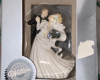 nos Wilton Petite Embrace Wedding Couple Cake Topper 1998 new old stock