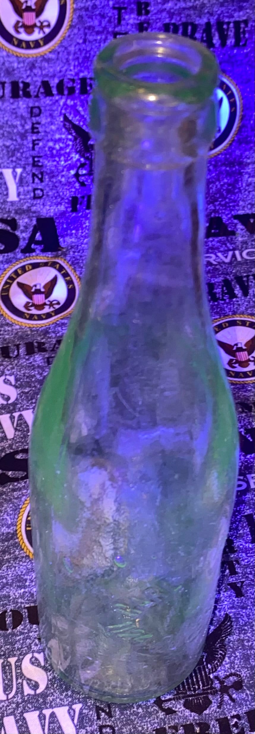 1900s Lite Aqua Uranium Glass Glowing Under Ultraviolet Light Carl ...