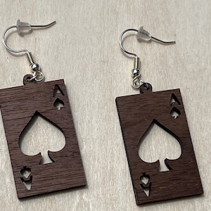 As de corazones / Pendientes de as de madera / Joyería de naipes / Pendientes hechos a mano / Pendientes inspirados en el póquer