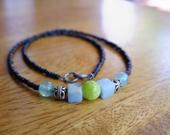 Sueño de un día de verano: gargantilla con cuentas y piedras preciosas, collar pequeño y elegante con cuentas