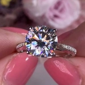 3 Carat Round cut Moissanite Diamond Solitaire Ring in Sterling Silver Moissanite Wedding Engagement Ring Moissanite Promise Ring Gift Boxed