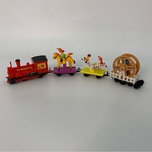 Vintage 1970 circus train toy NOT WORKING battery operated rainbow tracks