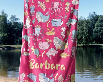 Toalla de playa personalizada con animales marinos para niños, toalla con nombre personalizado, toalla infantil con criaturas del océano, linda toalla de piscina de verano para niños y niñas.