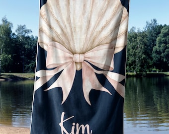 Toalla de playa personalizada con conchas marinas, toalla de playa con nombre para niñas, toalla de verano con temática oceánica, regalo de playa costera