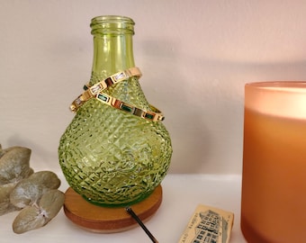 18Kゴールドディップバングルブレスレット：グリーン＆ホワイトジルコンダイヤモンド、チタンバンブーデザイン