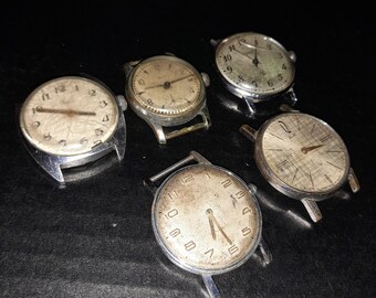 Lote de 5 relojes de pulsera de la Unión Soviética de la URSS y para repuestos o reparación, que no funcionan.