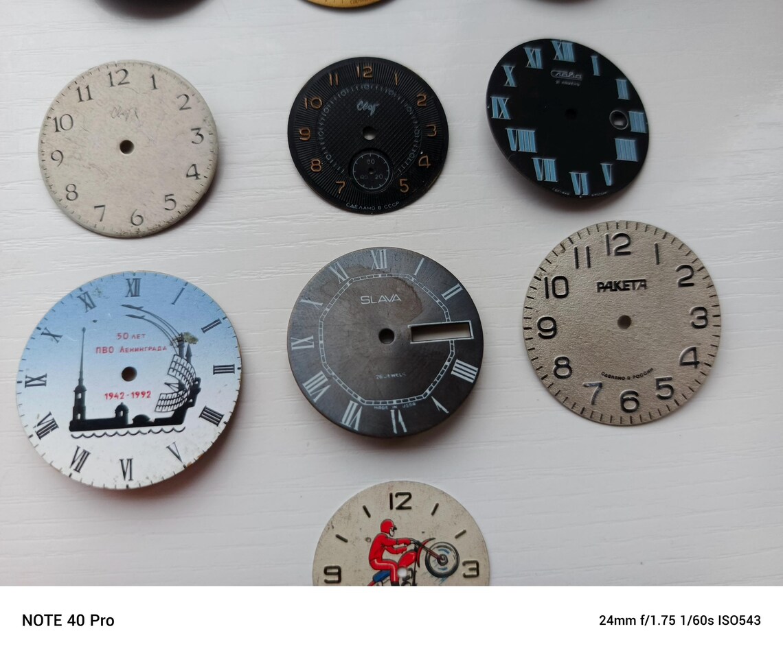 Wristwatch Dials , Vintage lot of 10 pieces , all in good condition , ussr make ., foto 4 di 5