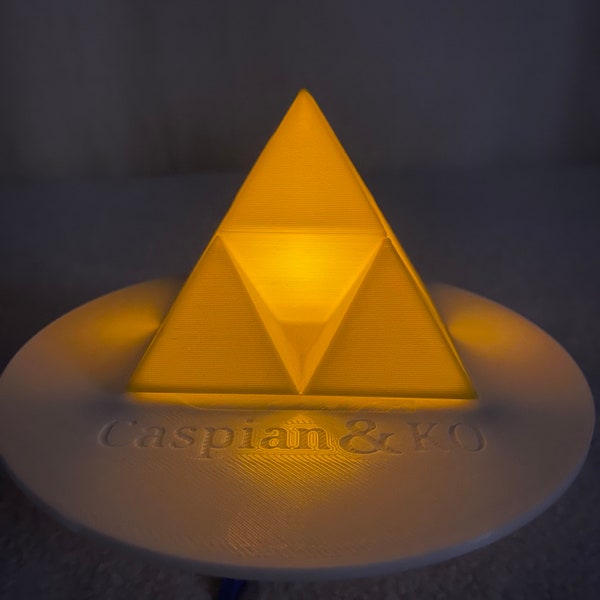 TRIforce - led light up - The Legend Of Zelda - Link - Ocarina Of Time - tri force - 3D printed - Tears Of The Kingdom - Skyward Sword
