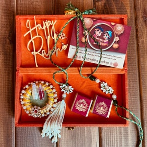 Ensemble Bhaiya Bhabhi rakhi, Rakhi pour frère et bhabhi, panier rakhi, coffret cadeau rakhi avec Roli Chawal, cadeaux Rakhi pour frère, soeur Rakhi