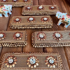 Indian jewelry box, Cash box, Indian return gift, Ghungroo Metal Box, Indian wedding favor, Bridesmaid gift Return gift for women Shagun box