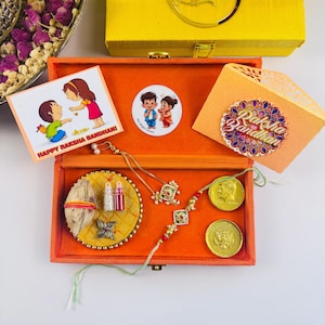 Ensemble Bhaiya Bhabhi rakhi, Rakhi pour frère et bhabhi, panier rakhi, coffret cadeau rakhi avec Roli Chawal, cadeaux Rakhi pour frère, soeur Rakhi
