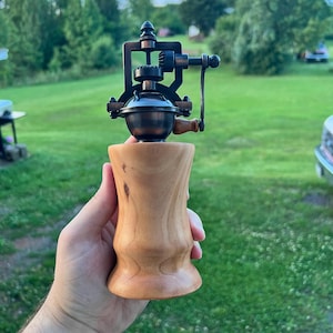 Crank Grind Pepper Mill