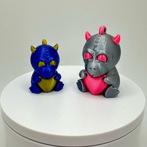 3D Printed Baby Dragon Keychain - Cute Fidget Toy, Personalized Dragon Companion & Unique Animal Gift