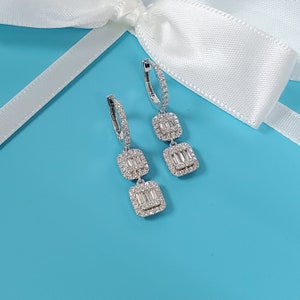 14K Solid Gold Baguette Diamond Drop Earrings (0.9 CTW)