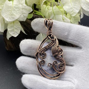 Colgante de ópalo dendrítico, collar de piedras preciosas envuelto en alambre de cobre, joyería artesanal de ópalo de árbol, regalo único para ella, cristal de cobre envejecido