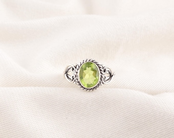 Peridot Ring, 925 Solid Sterling Silver, Beautiful Oval Green Peridot Quartz Gemstone