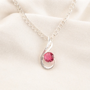 Handgjort rosa turmalinhänge: Halsband i 925 sterlingsilver