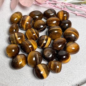 Tiger&#39;s eye tumbled stones – healing stones for protection & inner strength, hand flatterer, decoration, power stone, gift idea